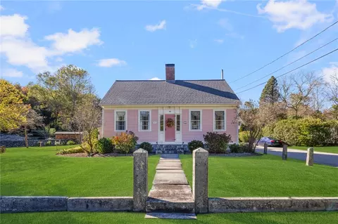 88 Featherbed Ln, North Kingstown, RI 02852