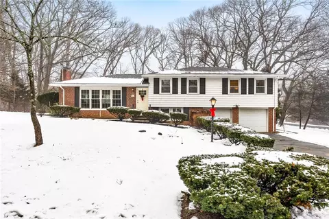 615 Middle Rd, East Greenwich, RI 02818