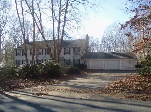 55 Downing St, East Greenwich, RI 02818