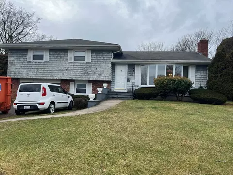 5 East Ter, Portsmouth, RI 02871