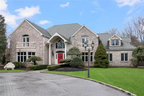 5 Mawney Brook Rd, East Greenwich, RI 02818