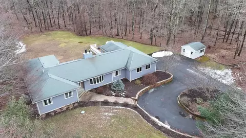 10 Boss Rd, Foster, RI 02825