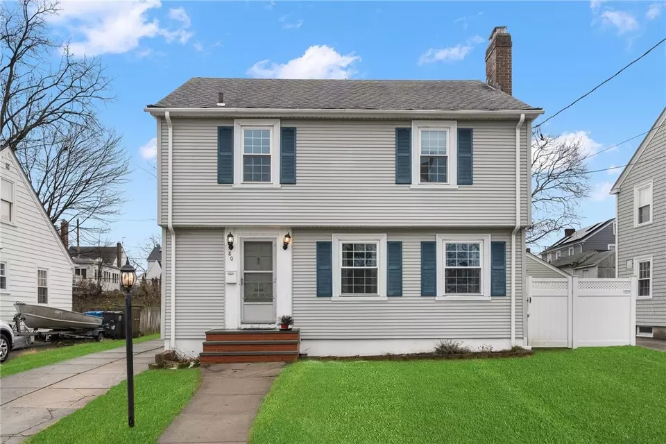 80 Mauran St, Cranston, RI 02910 36 Photos Movoto