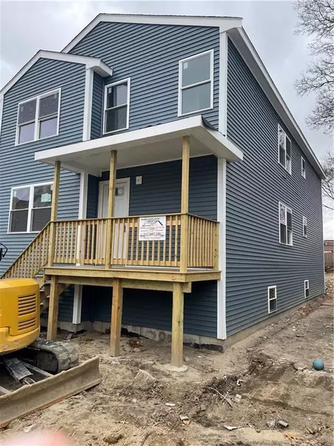 14 Elma St, Providence, RI 02905