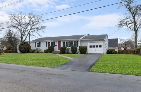 4 Rodney Rd, Warwick, RI 02889