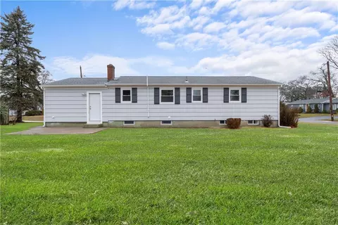 4 Rodney Rd, Warwick, RI 02889 photo 4