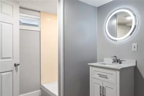 4 Rodney Rd, Warwick, RI 02889 photo 31