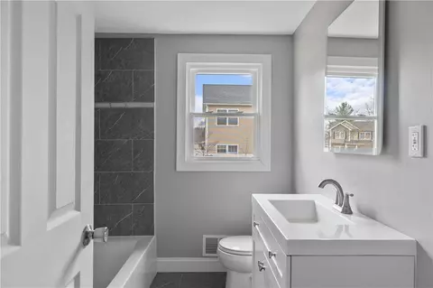 4 Rodney Rd, Warwick, RI 02889 photo 17