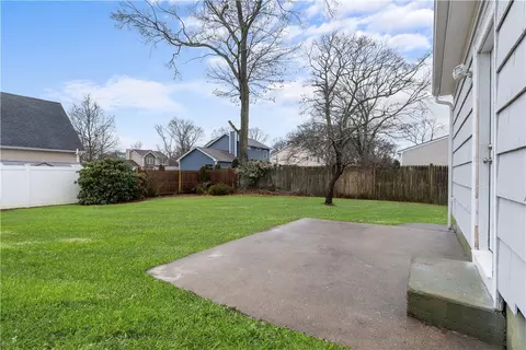 4 Rodney Rd, Warwick, RI 02889 photo 5