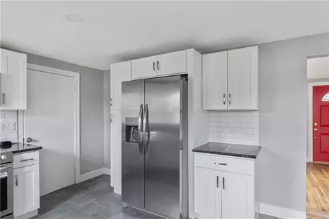 4 Rodney Rd, Warwick, RI 02889 photo 14