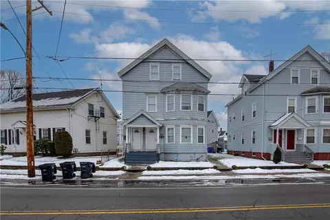903 Roosevelt Ave, Pawtucket, RI 02860