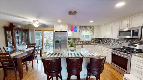 26 Winston Ave, Warwick, RI 02886 photo 9