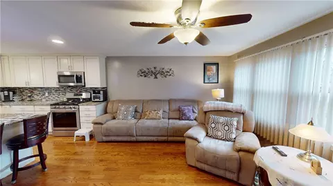 26 Winston Ave, Warwick, RI 02886 photo 13