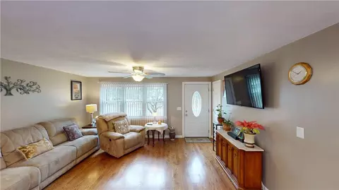26 Winston Ave, Warwick, RI 02886 photo 12