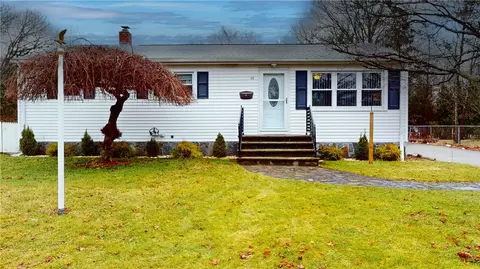 26 Winston Ave, Warwick, RI 02886 photo 3
