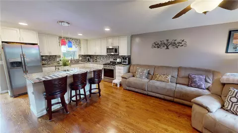 26 Winston Ave, Warwick, RI 02886 photo 8
