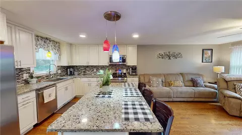 26 Winston Ave, Warwick, RI 02886 photo 6
