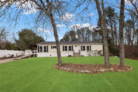 221 Leisure Dr, South Kingstown, RI 02879