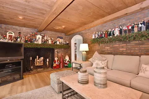 24 Downing Ln, Warwick, RI 02886 photo 7
