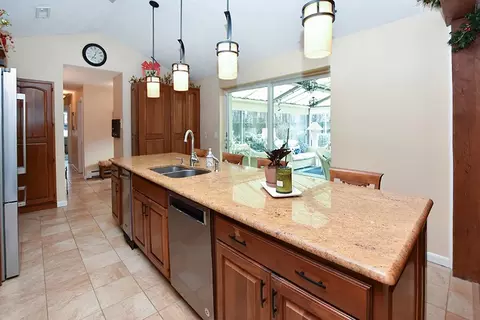 24 Downing Ln, Warwick, RI 02886 photo 5