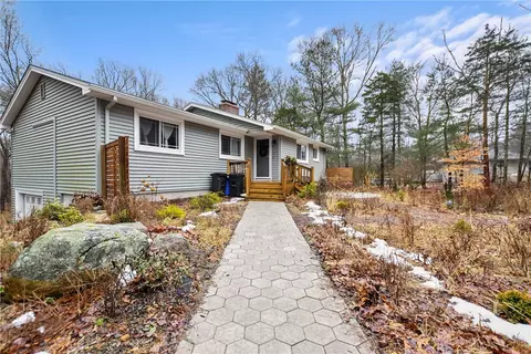 120 Stone Dam Rd, Scituate, RI 02857