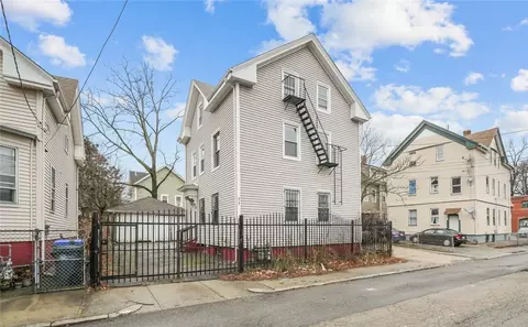 11 Plum St, Providence, RI 02905