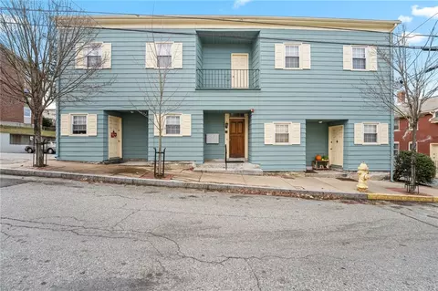 61 Spring St, Lincoln, RI 02838