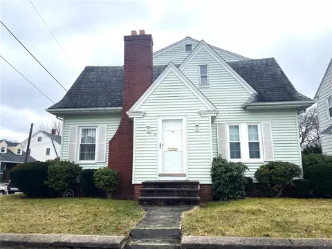 729 Armistice Blvd, Pawtucket, RI 02861