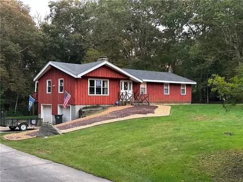 82 Evergreen Dr, Exeter, RI 02822