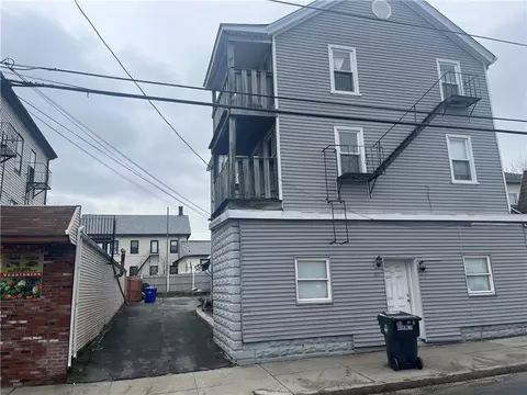 160 Washington St, Central Falls, RI 02863