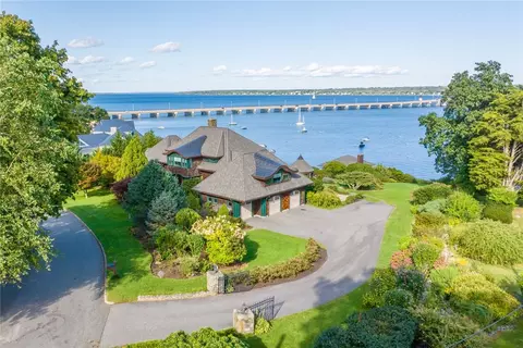 44 Spring St, North Kingstown, RI 02874