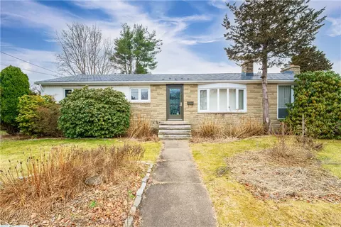 131 Stony Acre Dr, Cranston, RI 02920