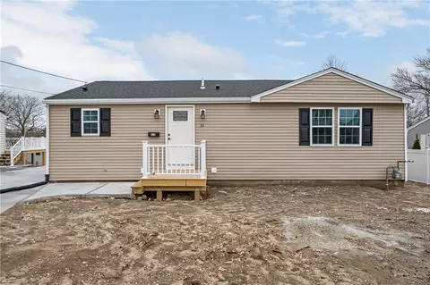 15 Nickerson St, Cranston, RI 02910