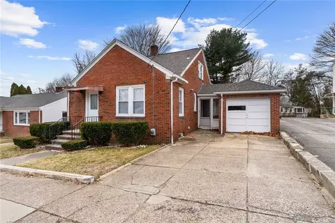 30 Windmill St, Providence, RI 02904