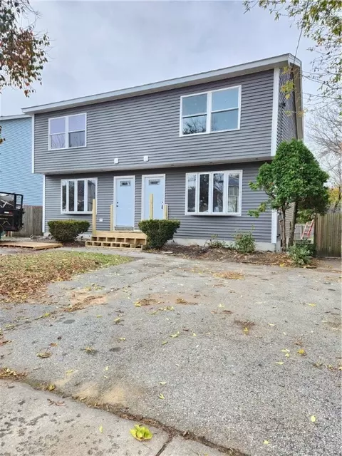 140 Petteys Ave, Providence, RI 02909