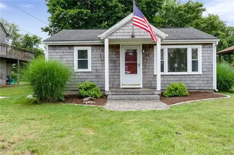 32 Spruce Rd, South Kingstown, RI 02879