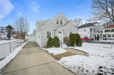 20 Garfield St, North Providence, RI 02904