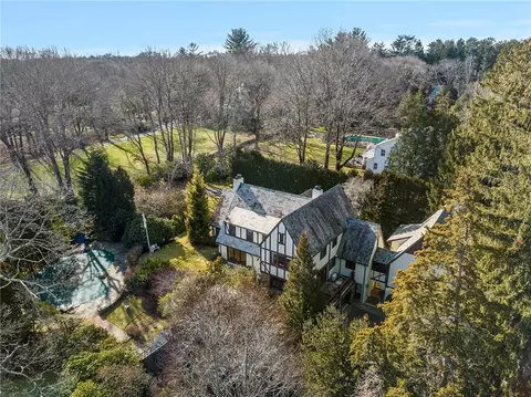 192 Cedar St, East Greenwich, RI 02818