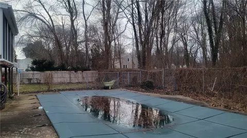 101 Oberlin Dr, Warwick, RI 02886 photo 3