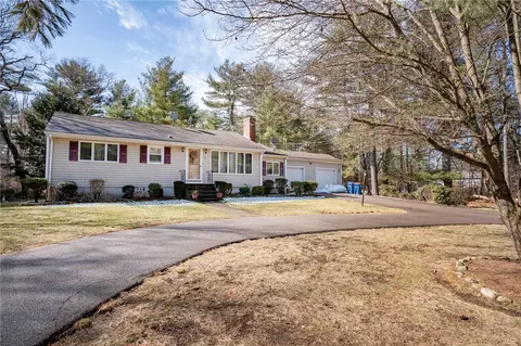 73 Carpenter St, Seekonk, MA 02771
