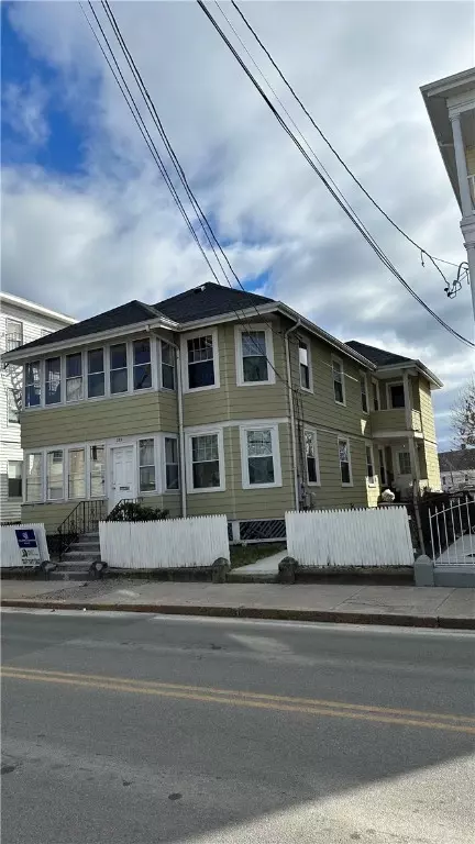 282 Hunt St, Central Falls, RI 02863