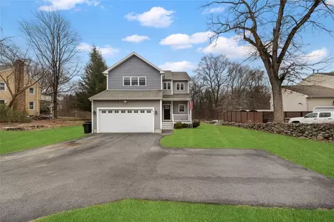 94 Cobble Hill Rd, Lincoln, RI 02865