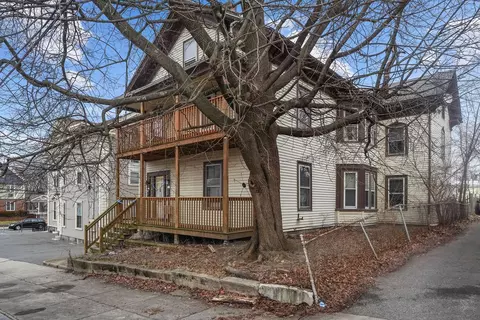 22 Grove St, Woonsocket, RI 02895 photo 4