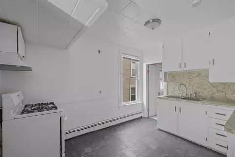 22 Grove St, Woonsocket, RI 02895 photo 10