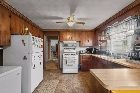 22 Grove St, Woonsocket, RI 02895 photo 20