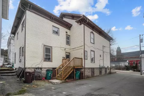 22 Grove St, Woonsocket, RI 02895 photo 3