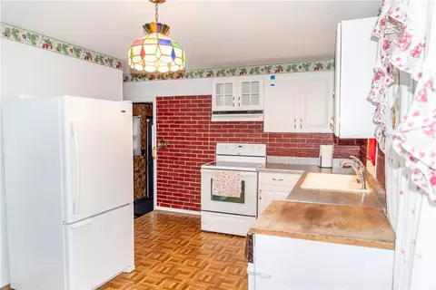 57 Woodhaven Rd, Woonsocket, RI 02895 photo 10