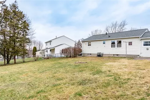 57 Woodhaven Rd, Woonsocket, RI 02895 photo 43