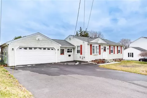 57 Woodhaven Rd, Woonsocket, RI 02895 photo 6