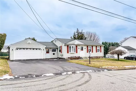 57 Woodhaven Rd, Woonsocket, RI 02895 photo 5